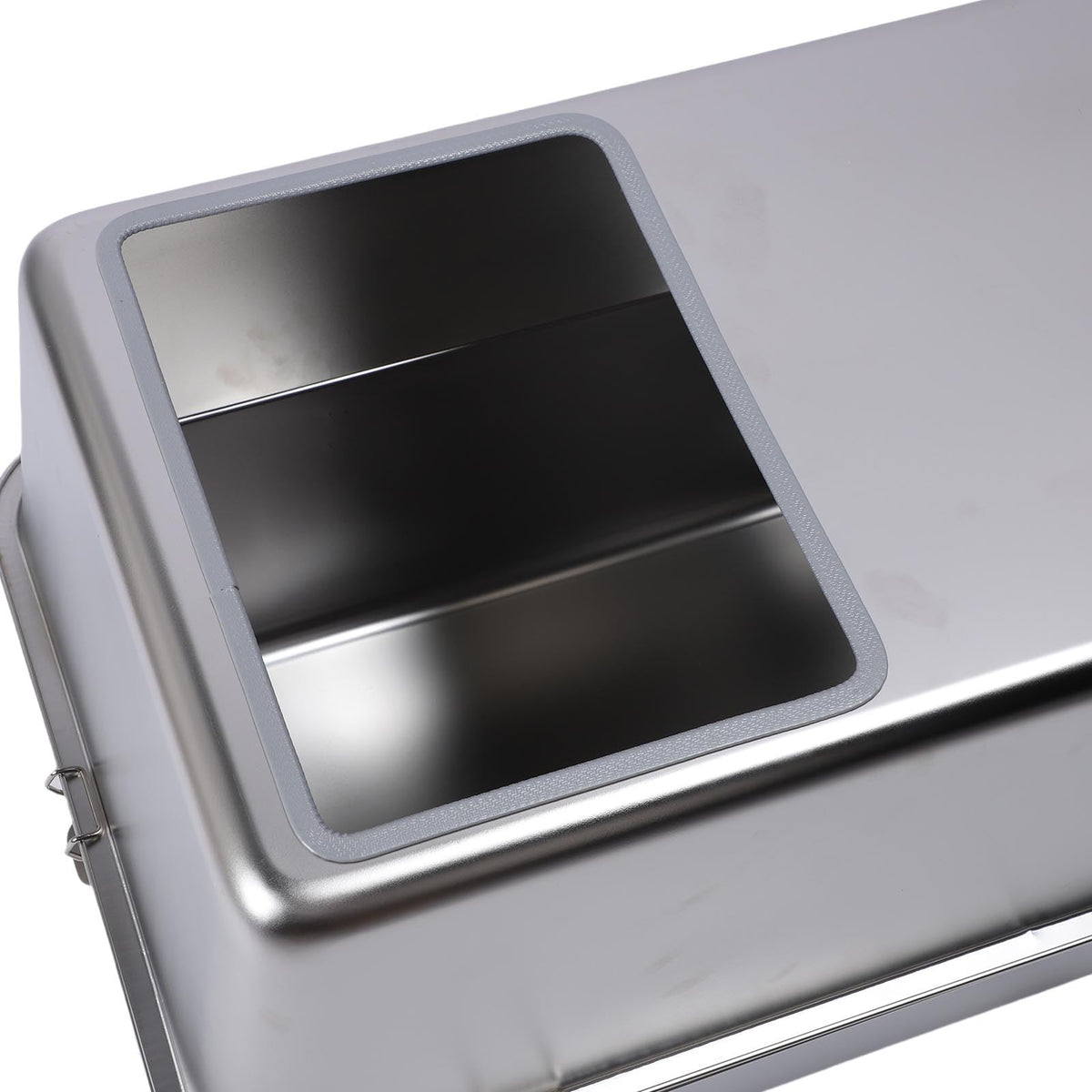 Enclosed Stainless Steel Top Entry Cat Litter Box with Scoop J363408