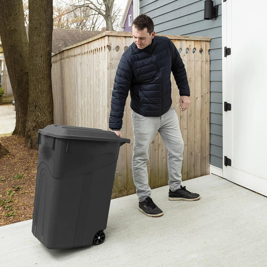 Black 45-Gallons Plastic Wheeled Trash Can with Lid H8725