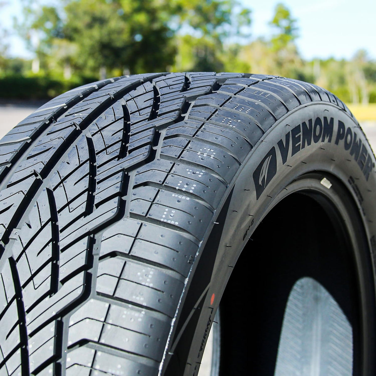 235/40ZR18 95W XL All Season Tires Y99453